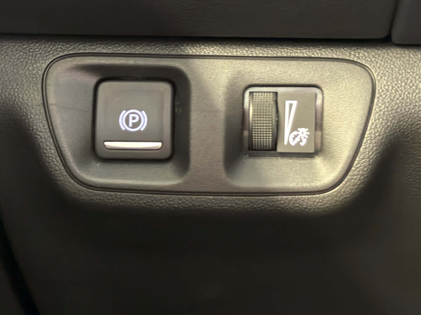 Used 2023 GMC Acadia SLT FWD image 48