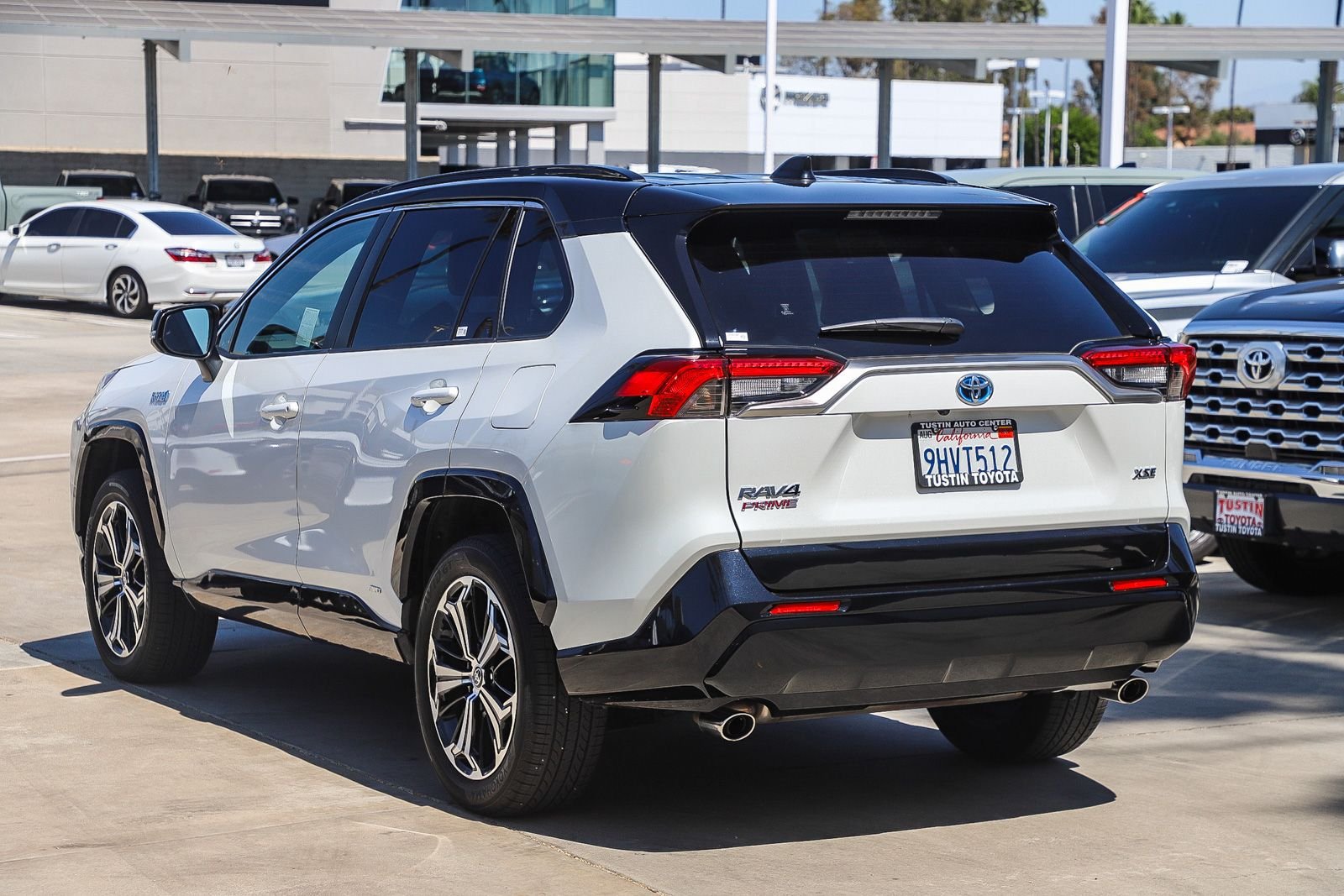 Used 2023 Toyota RAV4 XSE w/ Weather Package AWD/4WD image 9
