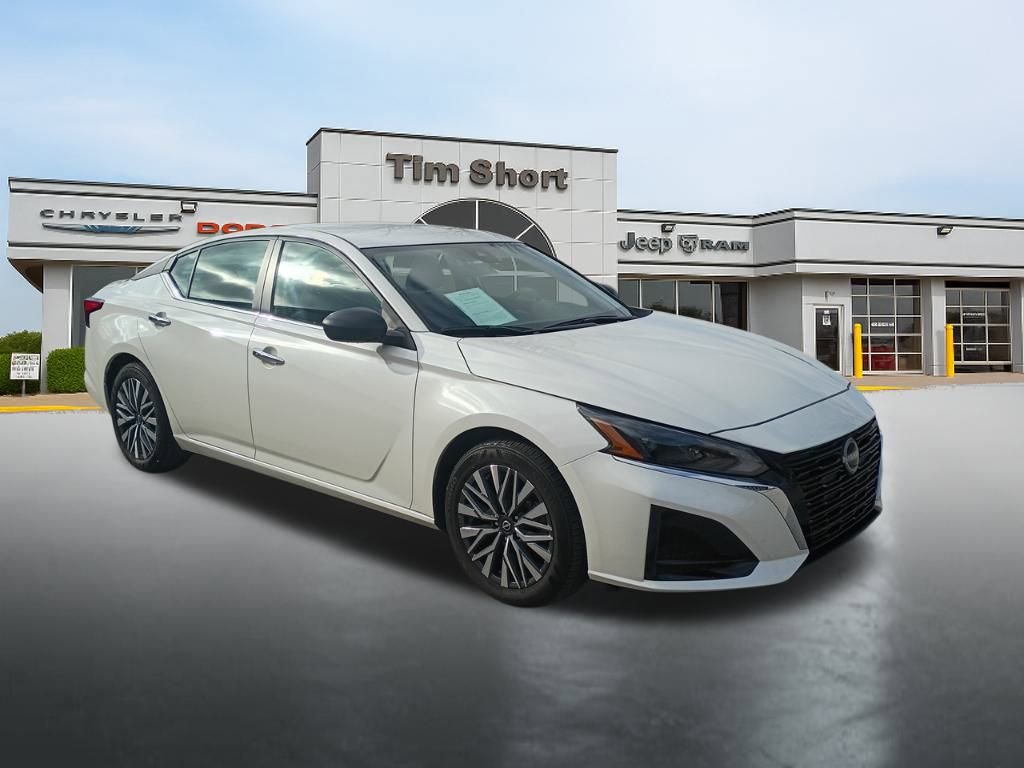 Used 2024 Nissan Altima 2.5 SV image 7