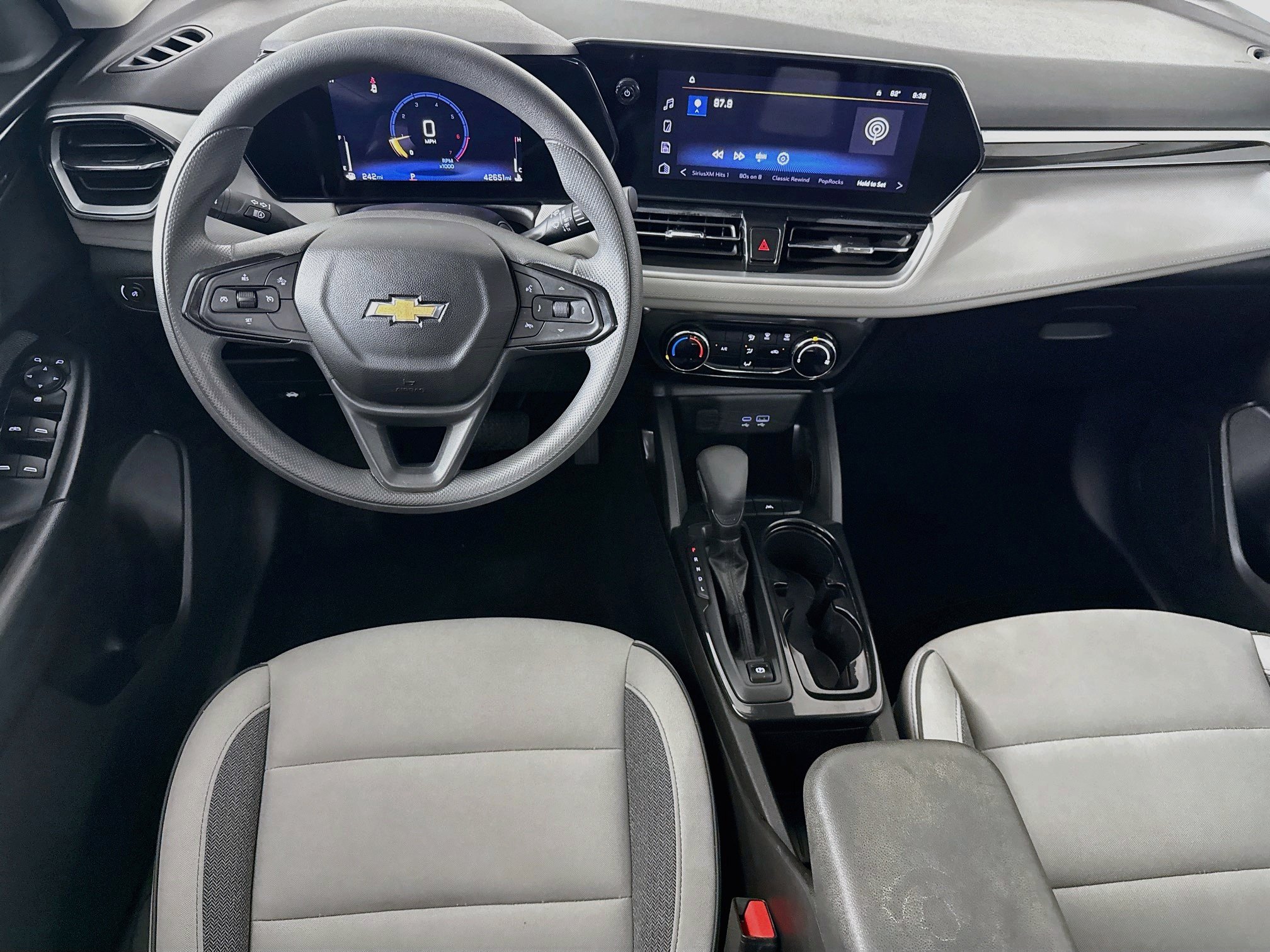 Used 2025 Chevrolet TrailBlazer LT FWD image 25