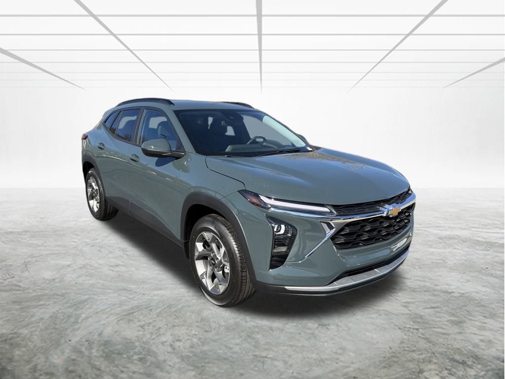 New 2025 Chevrolet Trax LT w/ Driver Confidence Package