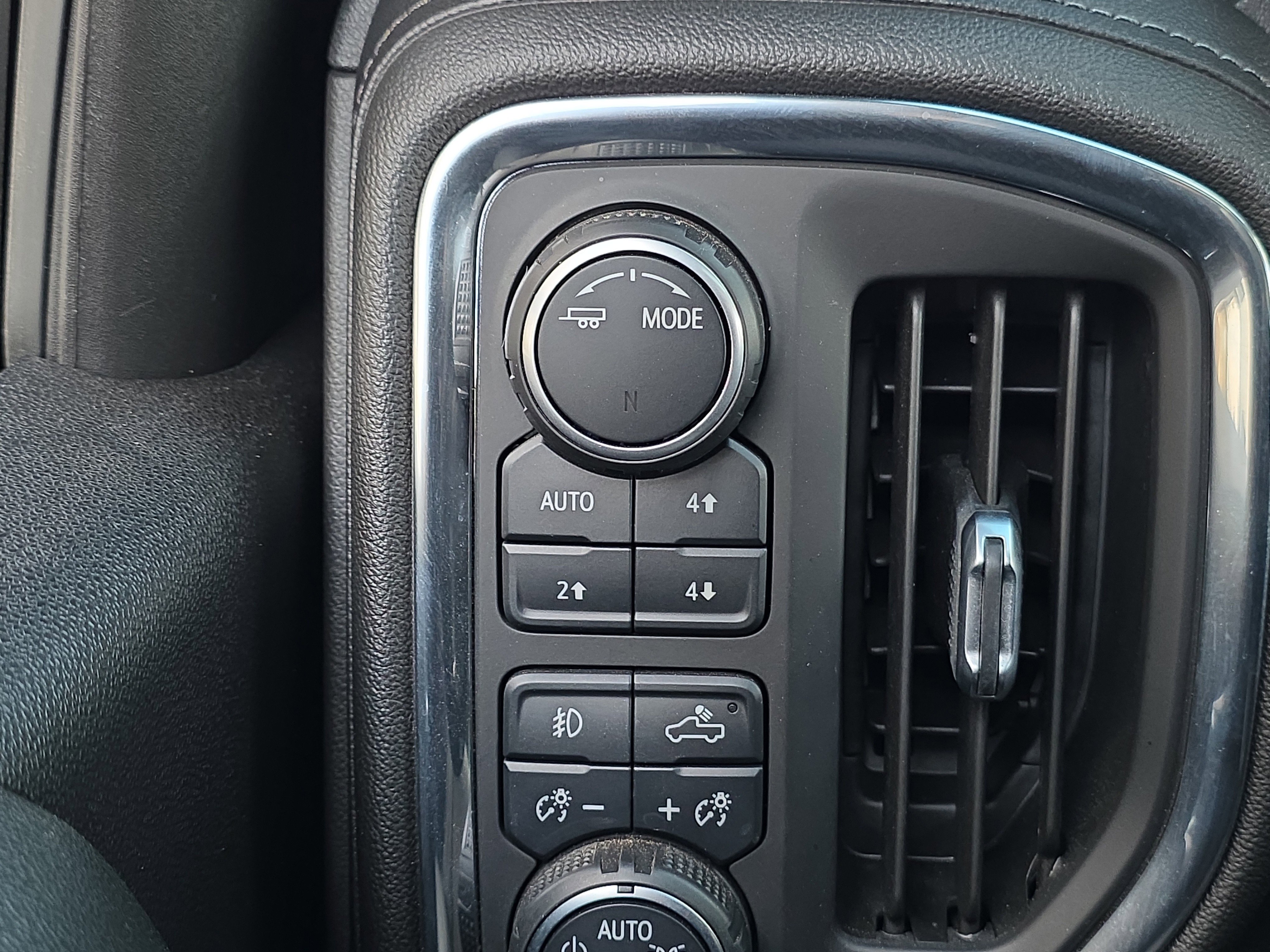 Used 2021 Chevrolet Silverado 1500 LT Trail Boss w/ Convenience Package II image 31