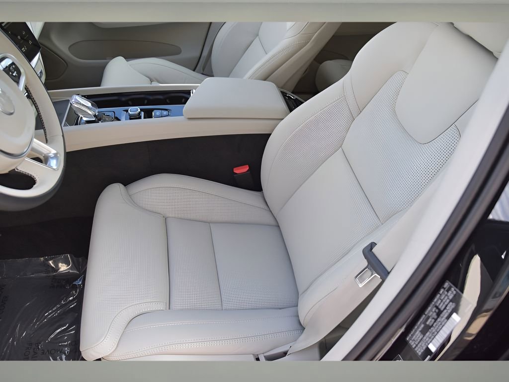 New 2026 Volvo XC60 B5 Ultra w/ Protection Package Premier image 12