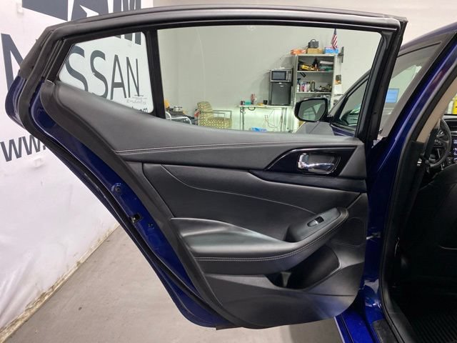 Certified 2023 Nissan Maxima Platinum w/ Sport Mat Group FWD image 23