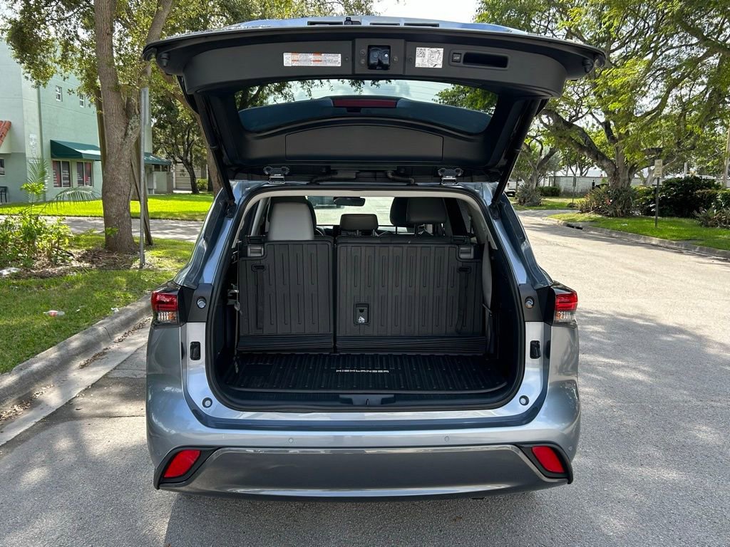 Used 2021 Toyota Highlander Limited image 46