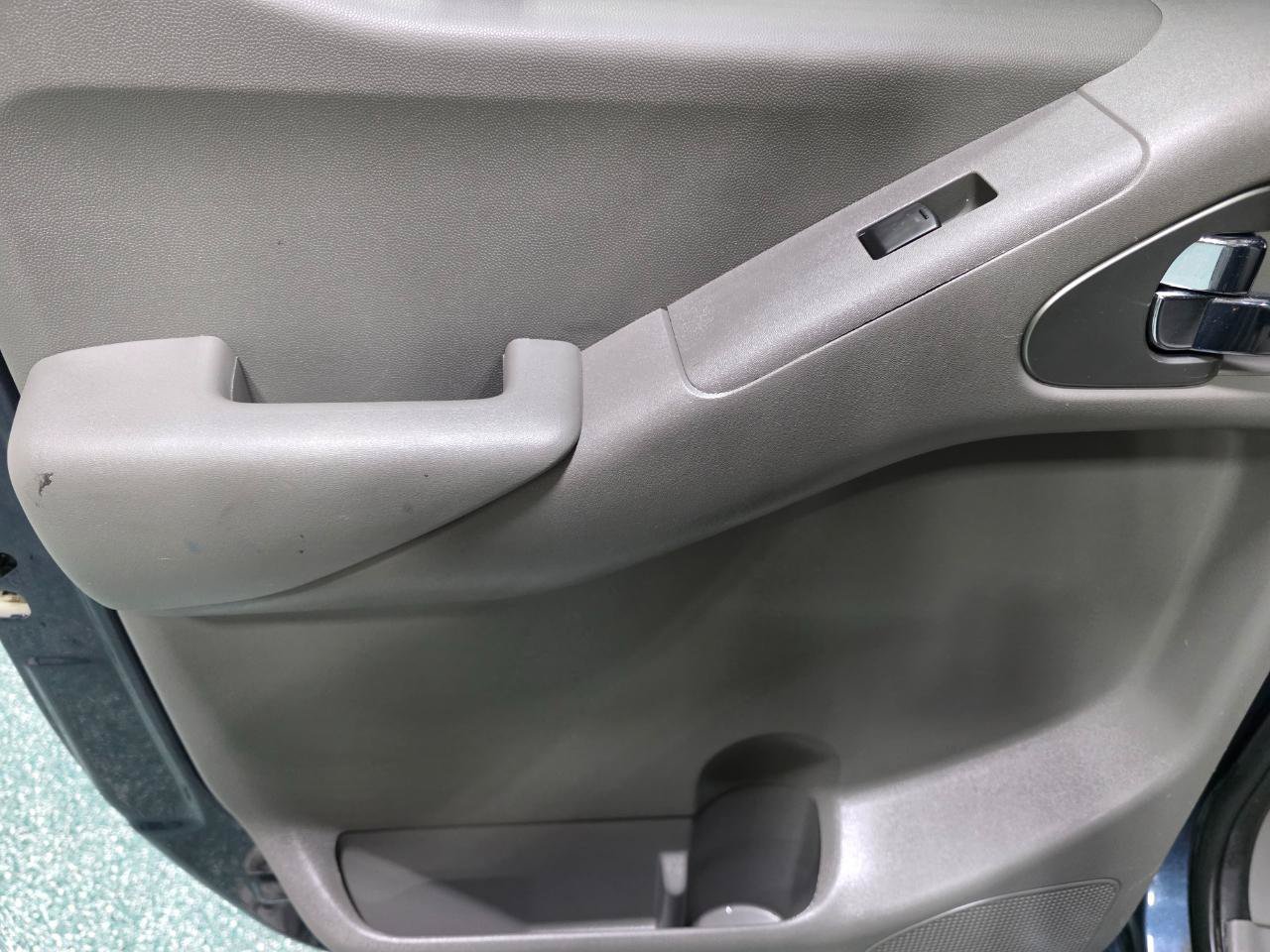 Used 2015 Nissan Frontier SV RWD image 19