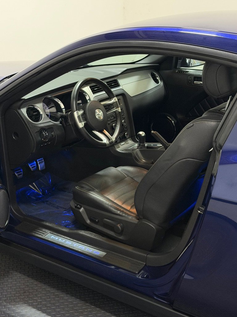 Used 2012 Ford Mustang GT Premium image 8