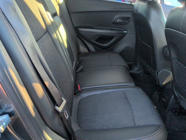 Used 2021 Chevrolet Trax LT w/ LT Convenience Package AWD/4WD image 33