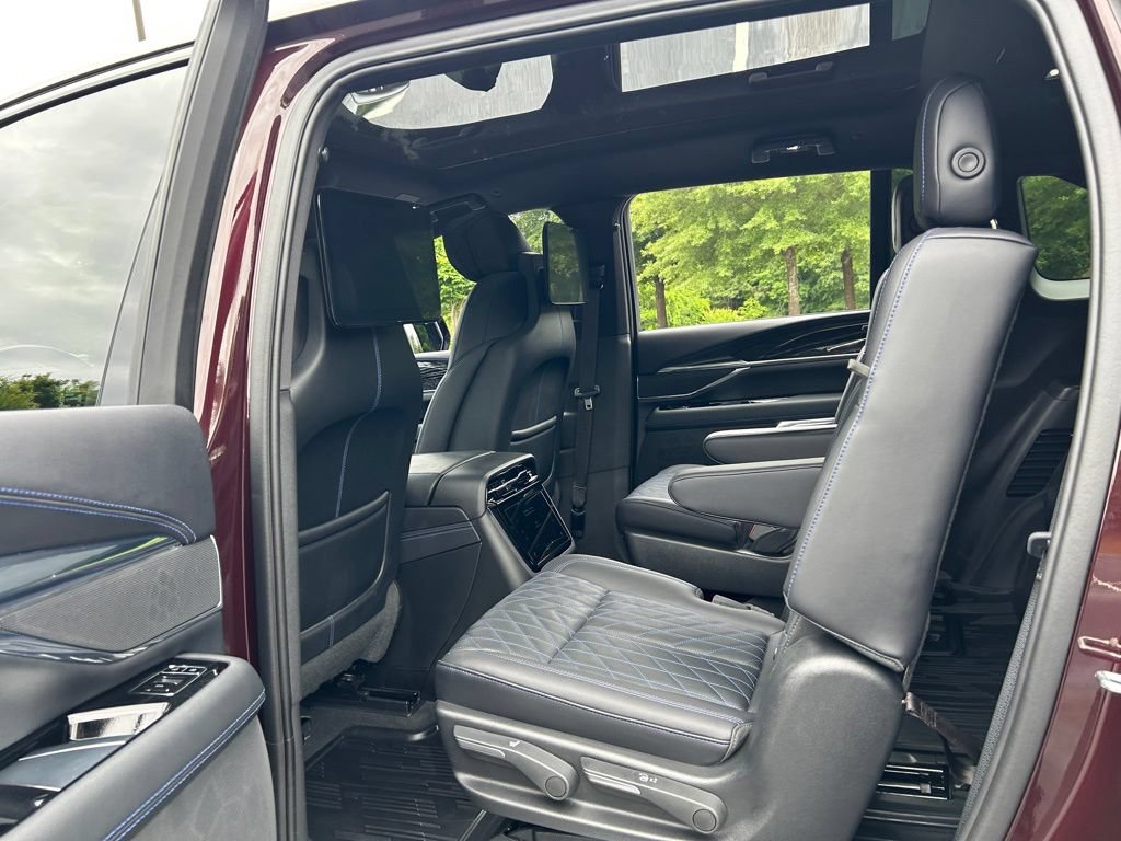 Used 2026 Cadillac Escalade IQ Sport 1 w/ LPO, Floor Liner Package AWD/4WD image 47