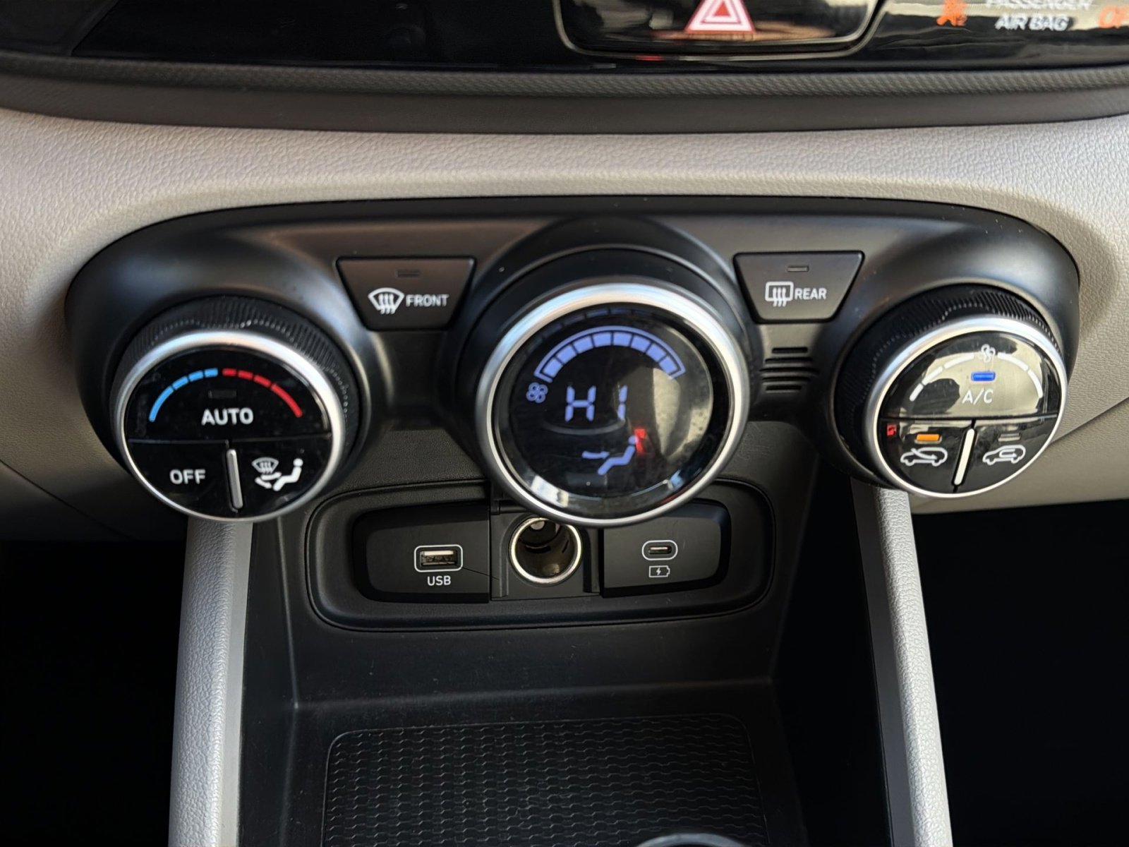 Certified 2023 Hyundai Venue SEL image 20