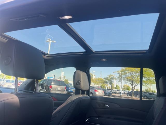 Used 2024 Chevrolet Traverse RS image 20