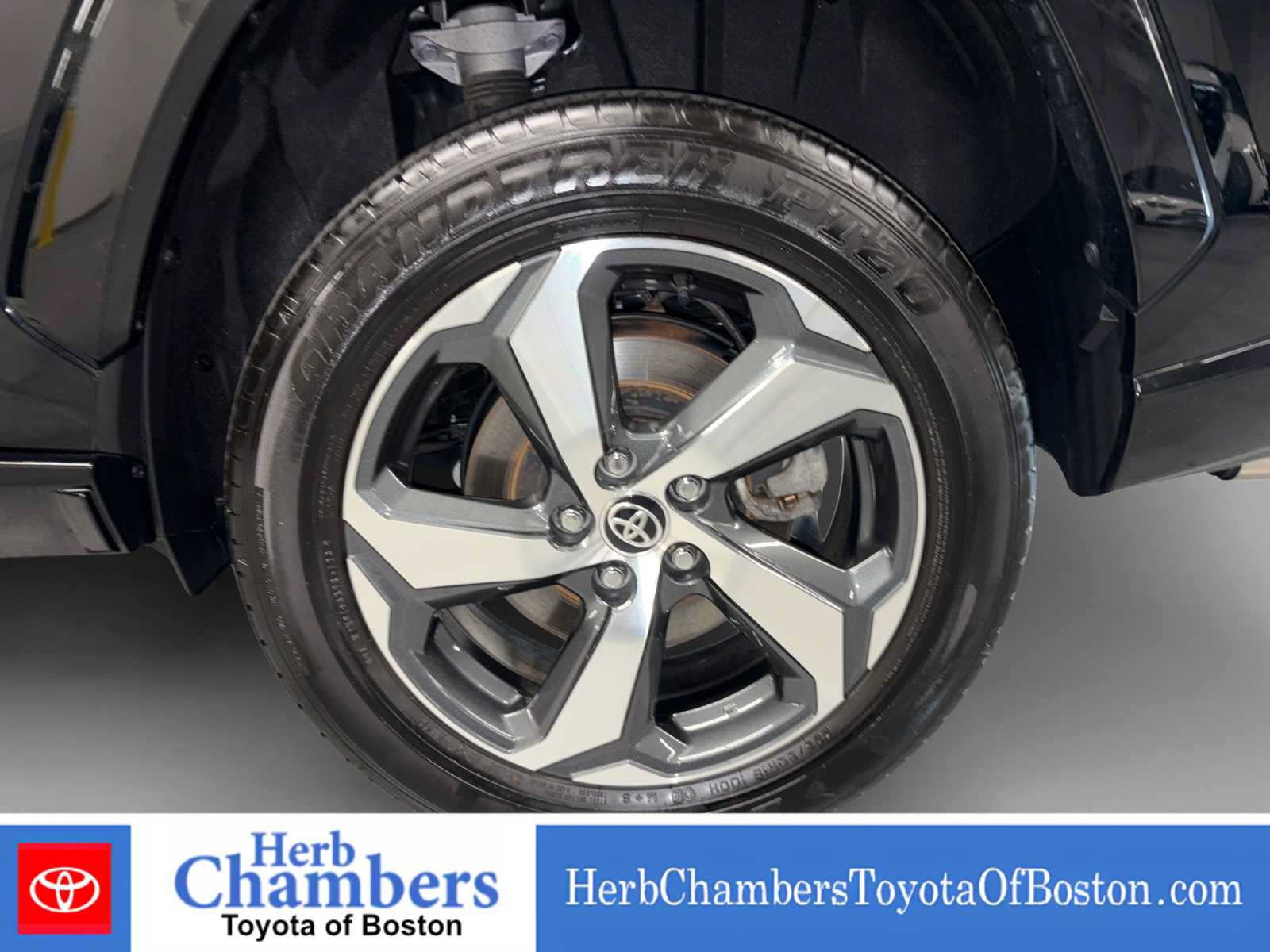 Used 2024 Toyota RAV4 SE w/ Weather & Moonroof Package AWD/4WD image 19