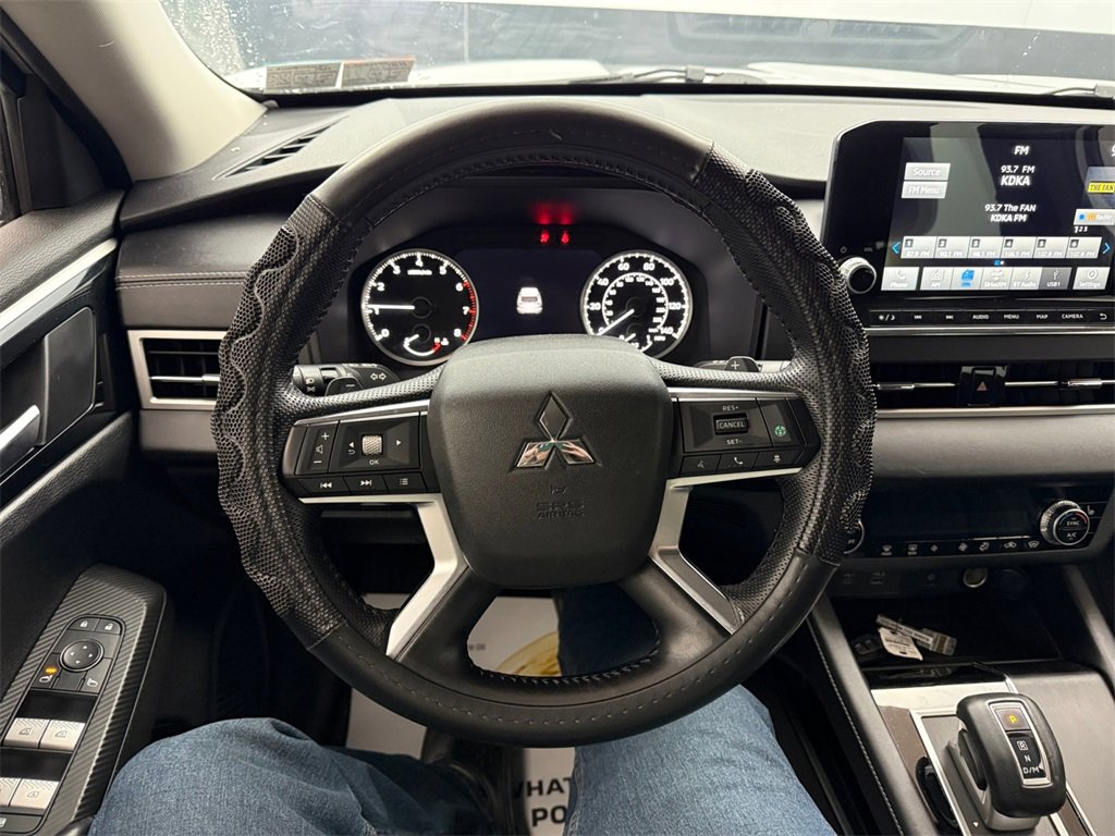 Used 2022 Mitsubishi Outlander SE image 15