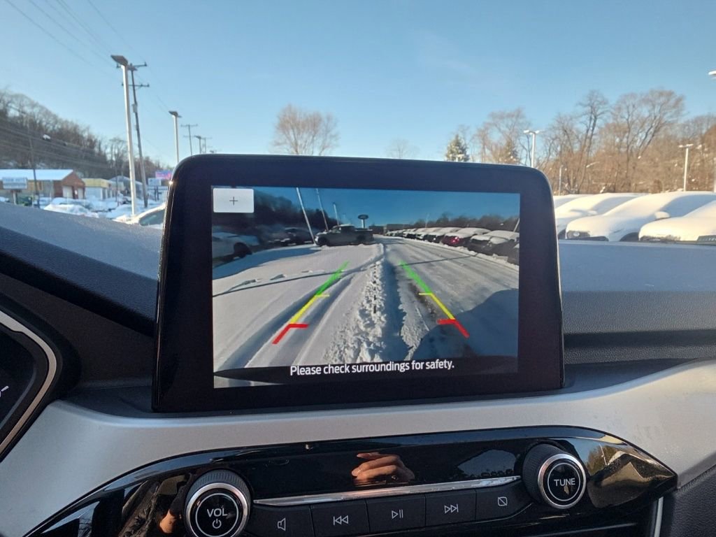 Certified 2022 Ford Escape SE w/ Cold Weather Package image 17