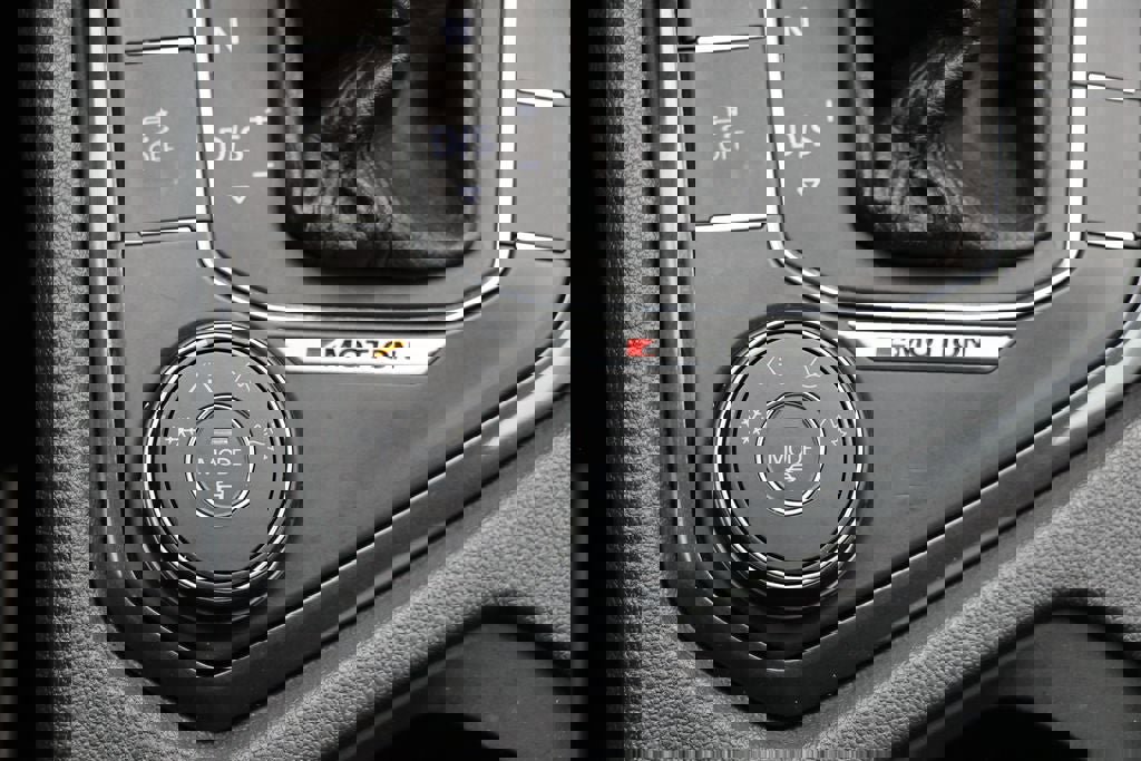 Used 2018 Volkswagen Tiguan SEL image 26