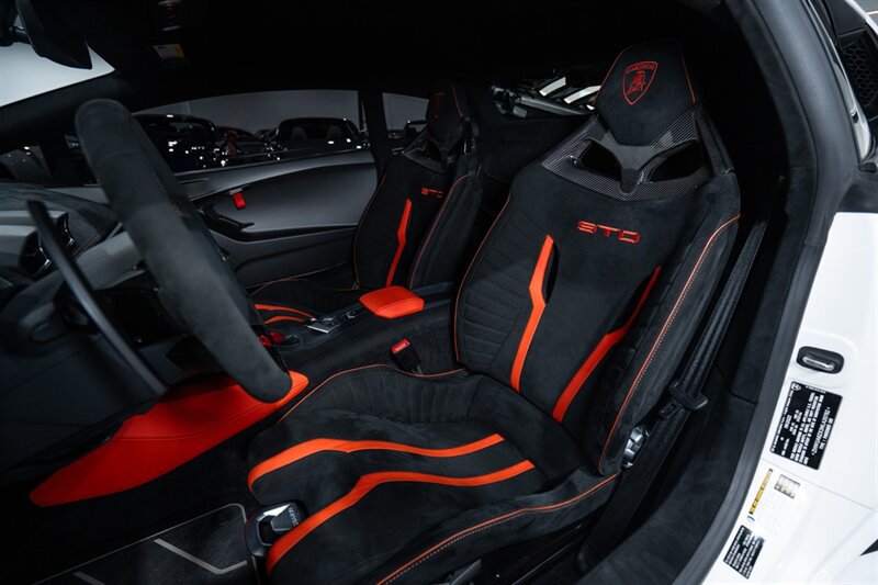 Used 2022 Lamborghini Huracan STO RWD image 20