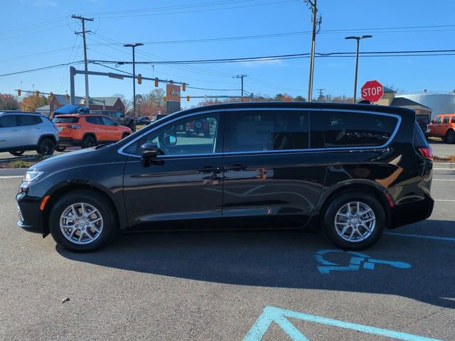 New 2026 Chrysler Pacifica Select FWD image 7