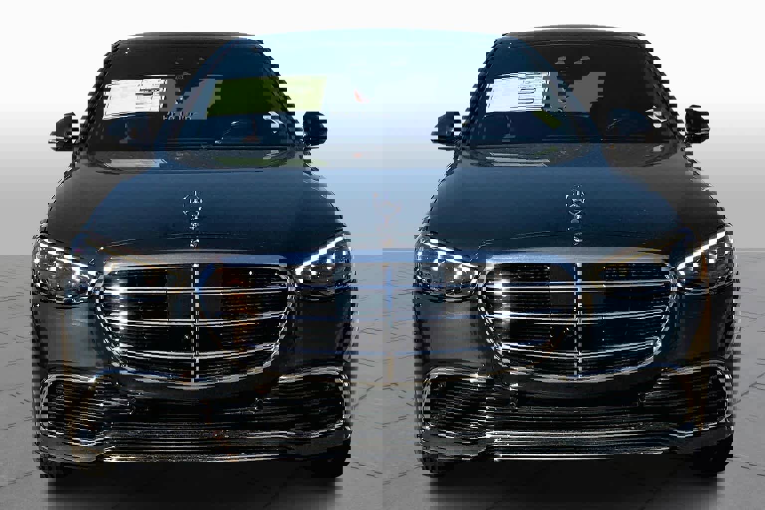 New 2024 Mercedes-Benz S 580 4MATIC Sedan image 3