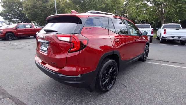 Certified 2023 GMC Terrain SLE w/ Driver Convenience Package AWD/4WD image 8