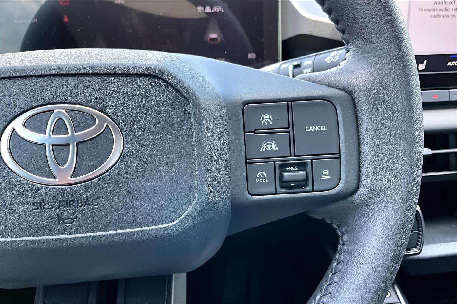 Used 2026 Toyota RAV4 SE FWD image 25