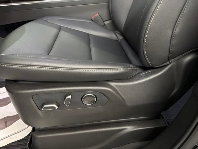 Used 2026 Cadillac Escalade 2WD image 10