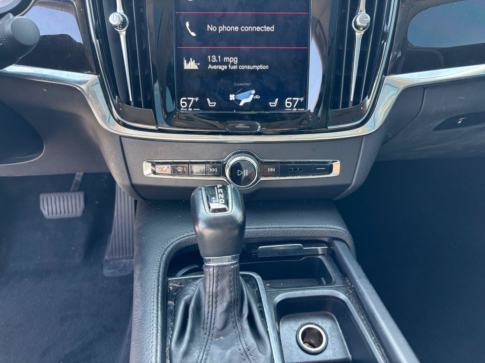 Used 2018 Volvo S90 T5 Momentum w/ Convenience Package FWD image 12