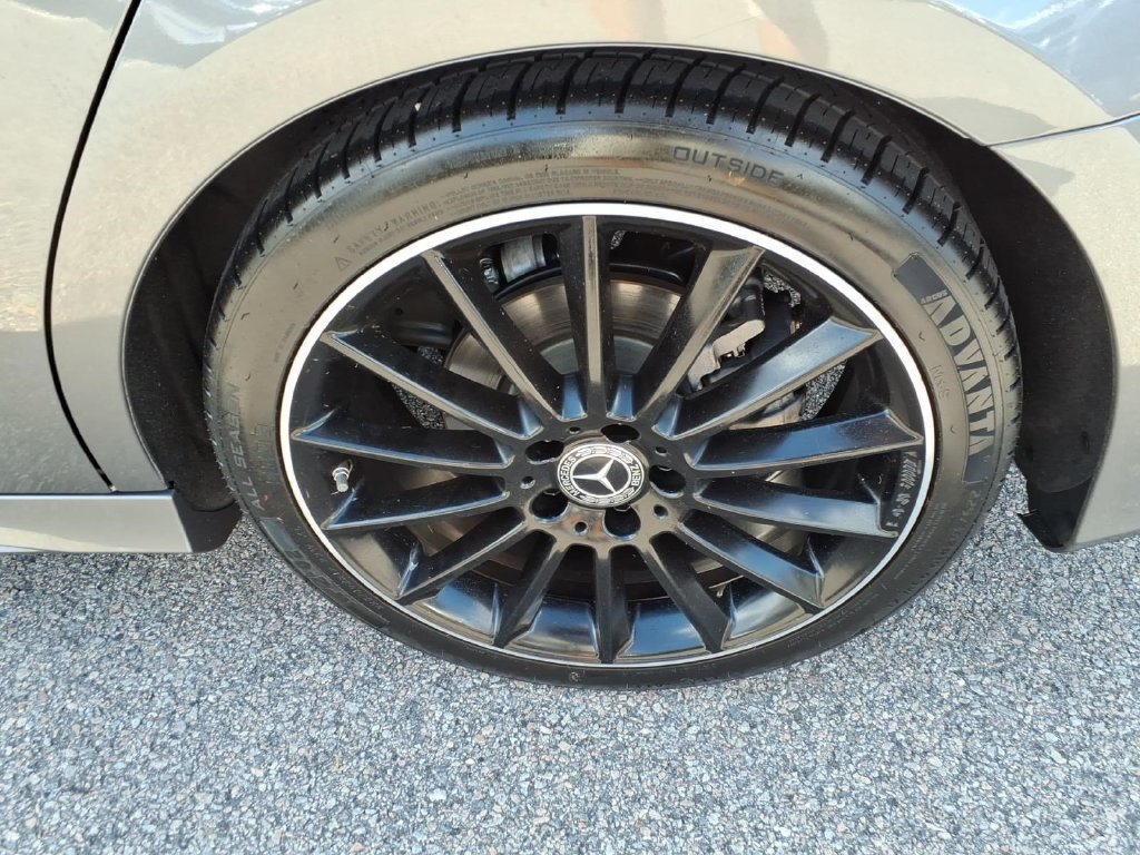 Used 2021 Mercedes-Benz A 220 image 12