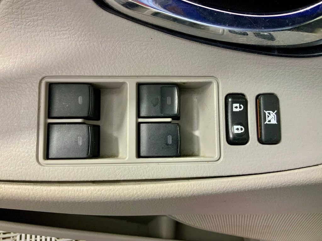 Used 2010 Toyota Camry FWD image 18