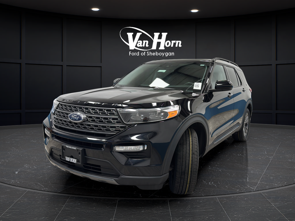 Used 2023 Ford Explorer XLT w/ Equipment Group 202A AWD/4WD image 3