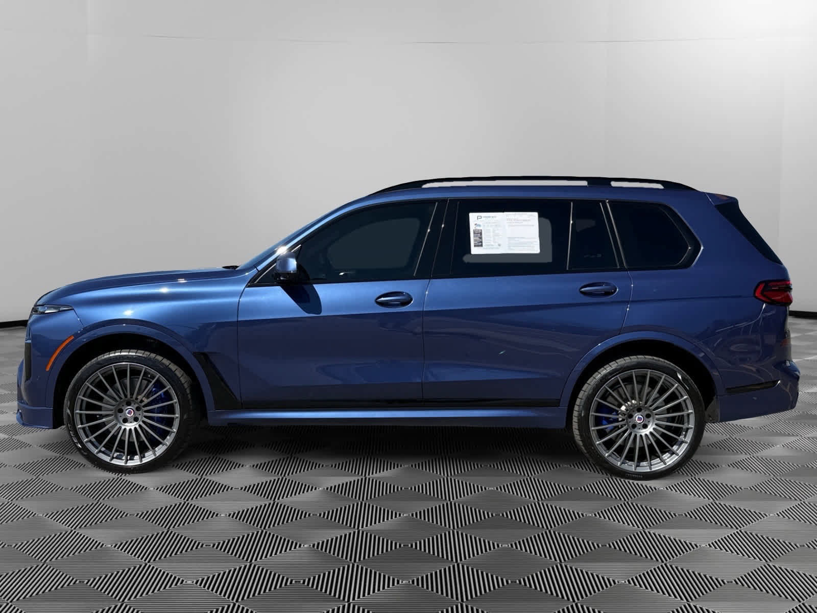 Used 2024 BMW ALPINA XB7 image 2