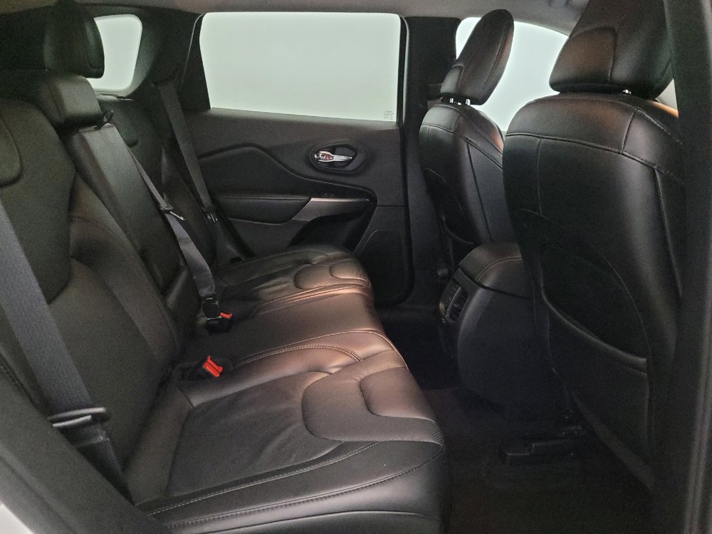 Used 2020 Jeep Cherokee Limited image 19