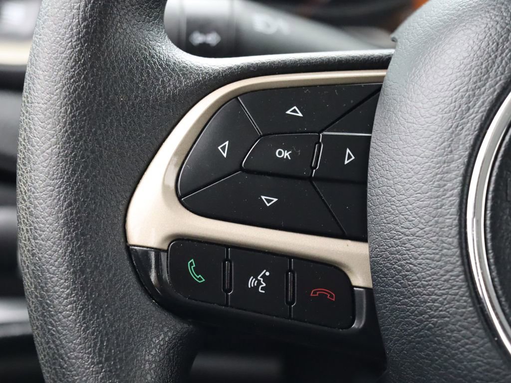 Used 2016 Jeep Renegade Sport w/ Power & Air Group FWD image 17
