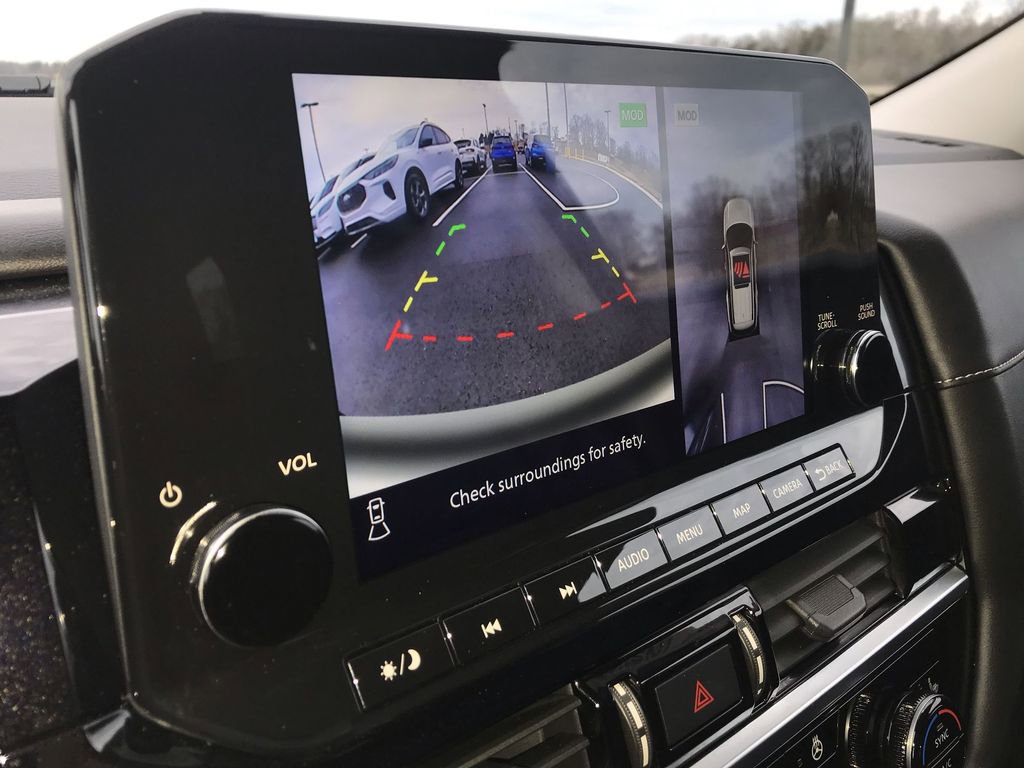 Used 2023 Nissan Pathfinder SL w/ Black Appearance Package image 17