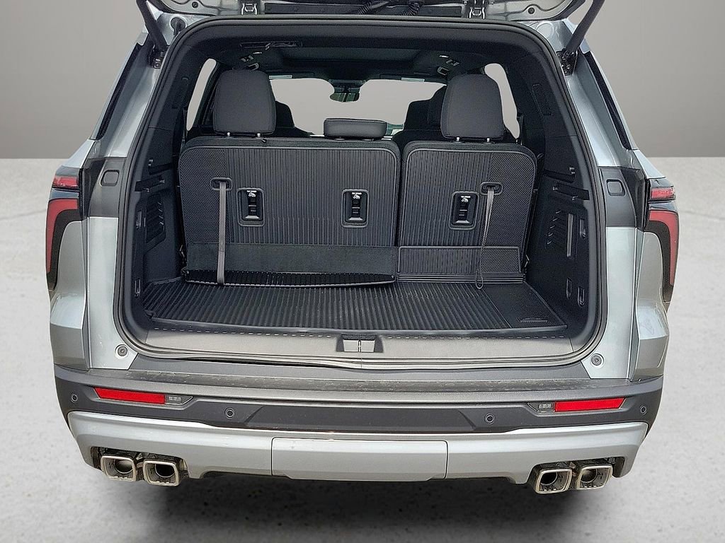 New 2026 Chevrolet Traverse LT w/ Sun and Wheel Package FWD image 8