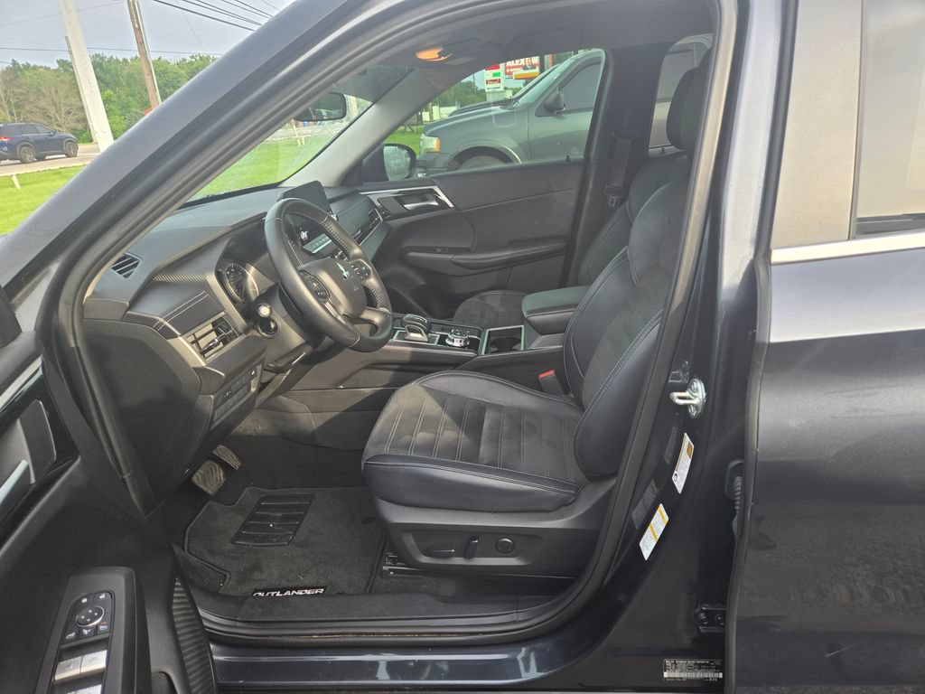 Used 2024 Mitsubishi Outlander SE AWD/4WD image 7