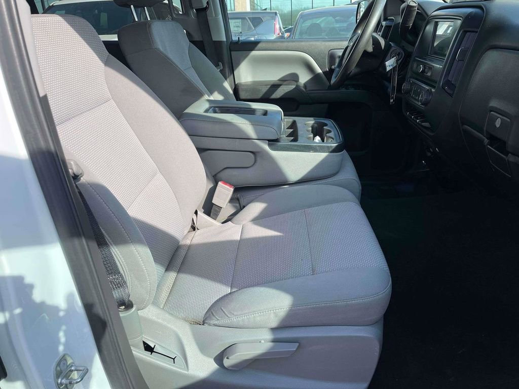 Used 2018 Chevrolet Silverado 1500 Custom w/ Custom Convenience Package image 11