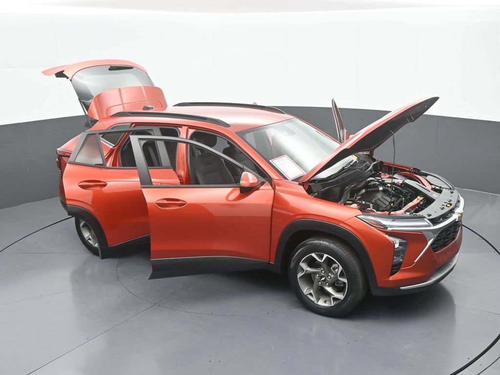 Used 2024 Chevrolet Trax LT w/ Driver Confidence Package FWD image 67