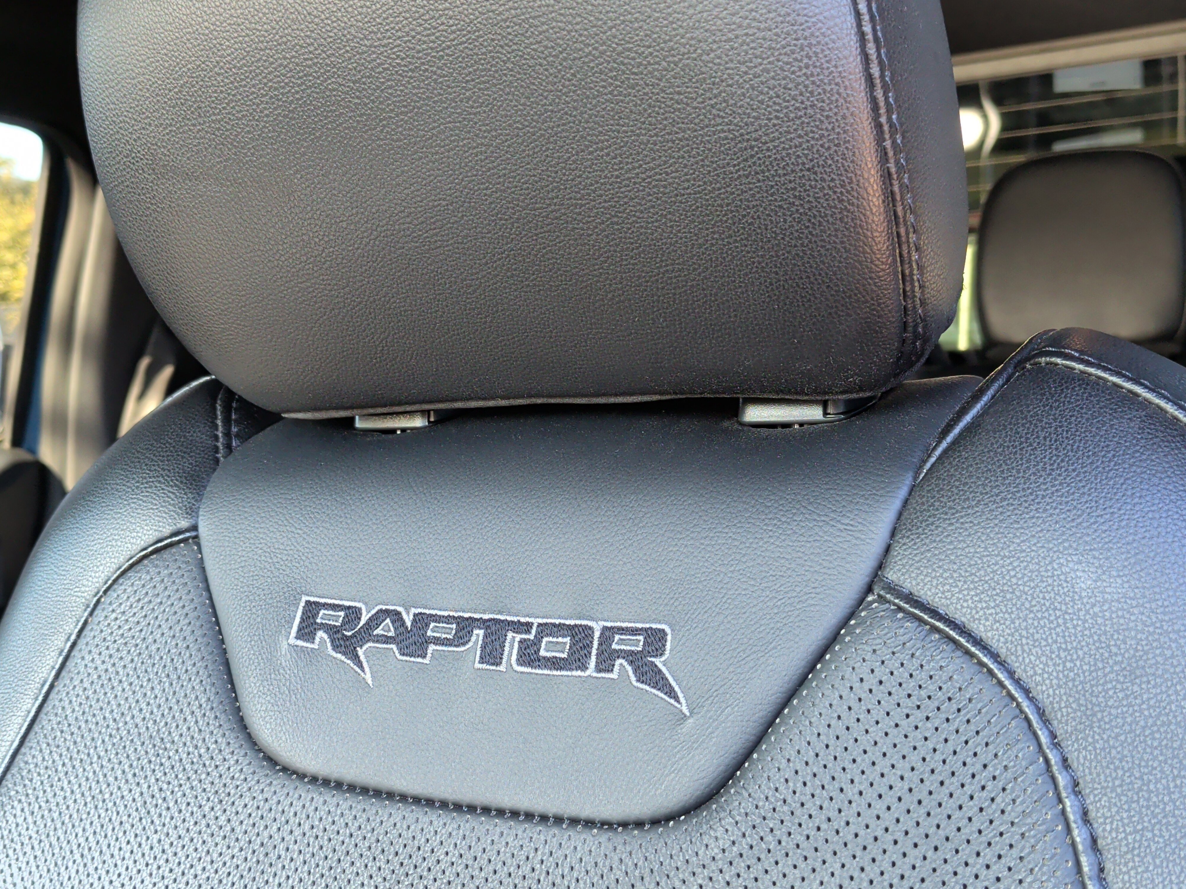 Used 2019 Ford F150 Raptor w/ Equipment Group 802A Luxury image 29