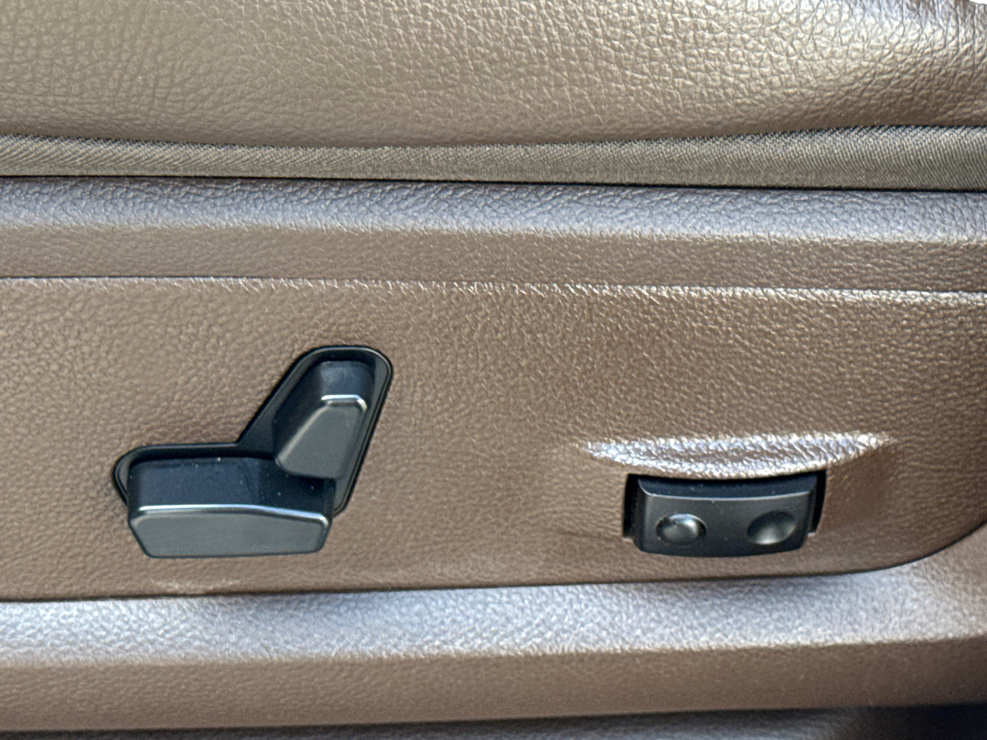 Used 2026 RAM 3500 Laramie AWD/4WD image 24
