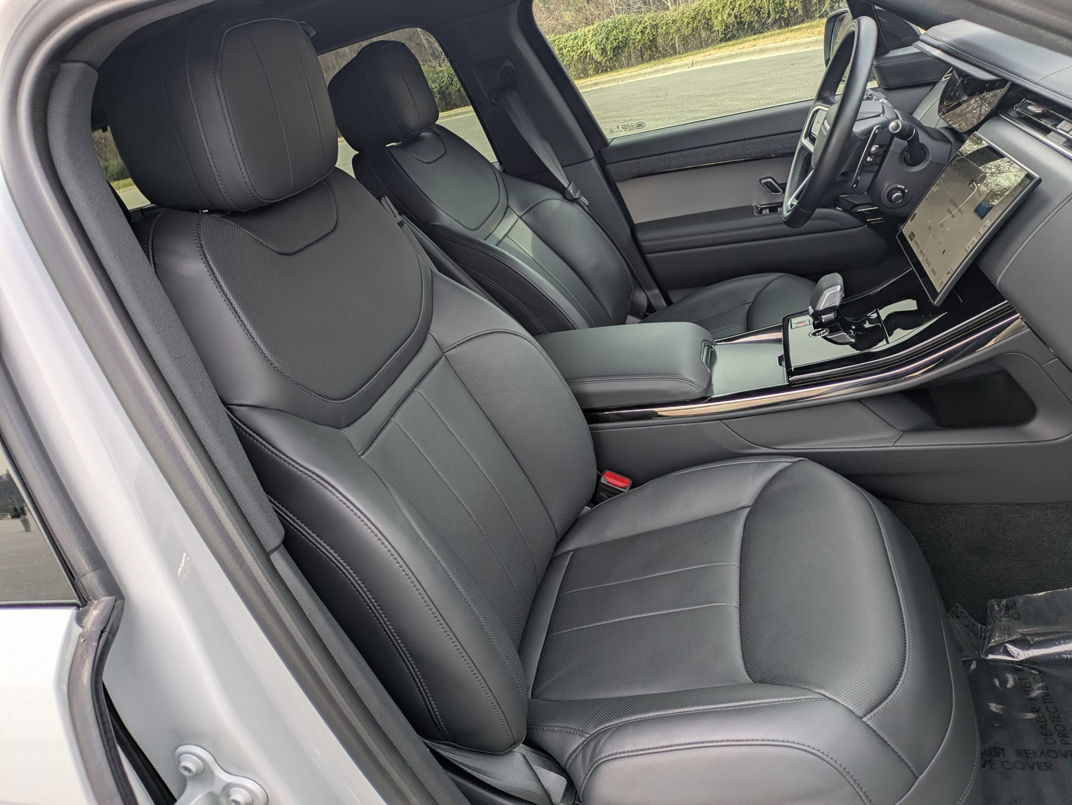 Used 2025 Land Rover Range Rover Sport SE image 30