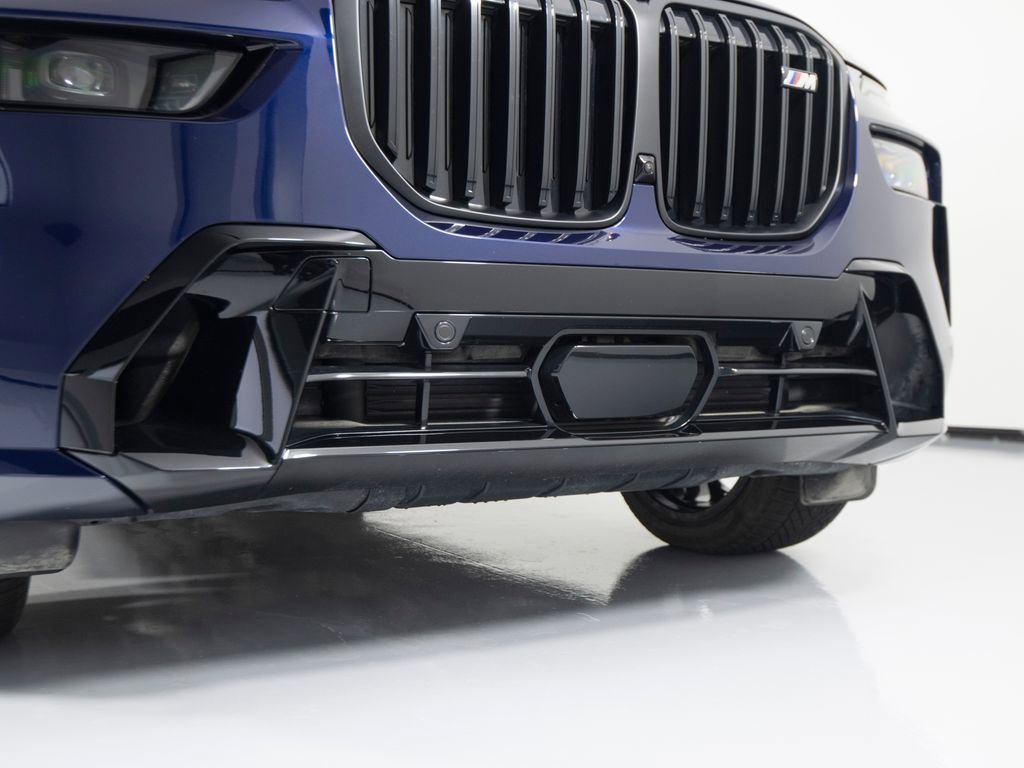 Used 2025 BMW X7 M60i AWD/4WD image 41