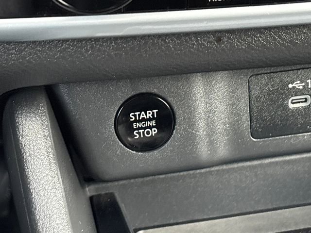 Certified 2025 Nissan Rogue SV image 21