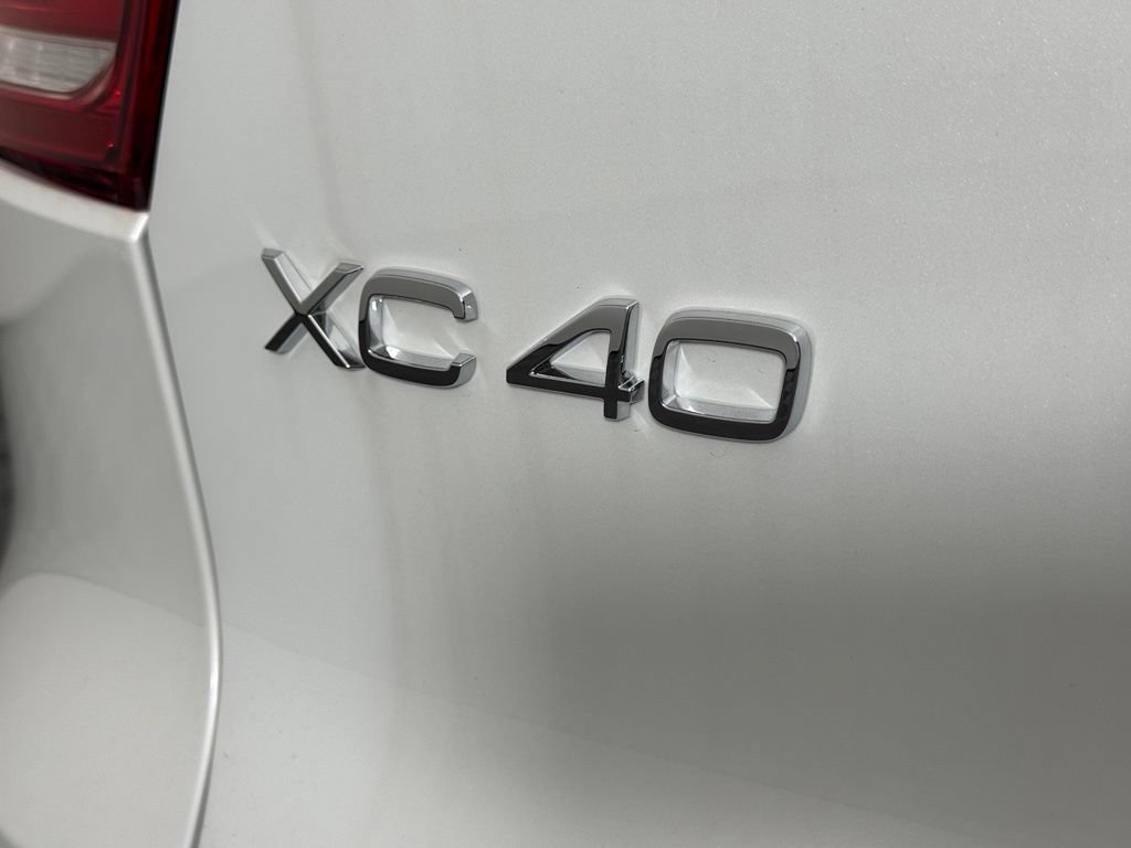 New 2026 Volvo XC40 B5 Plus w/ Protection Package Premier AWD/4WD image 6