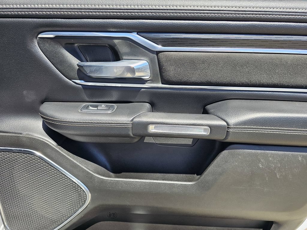 Used 2024 RAM 1500 Laramie AWD/4WD image 13