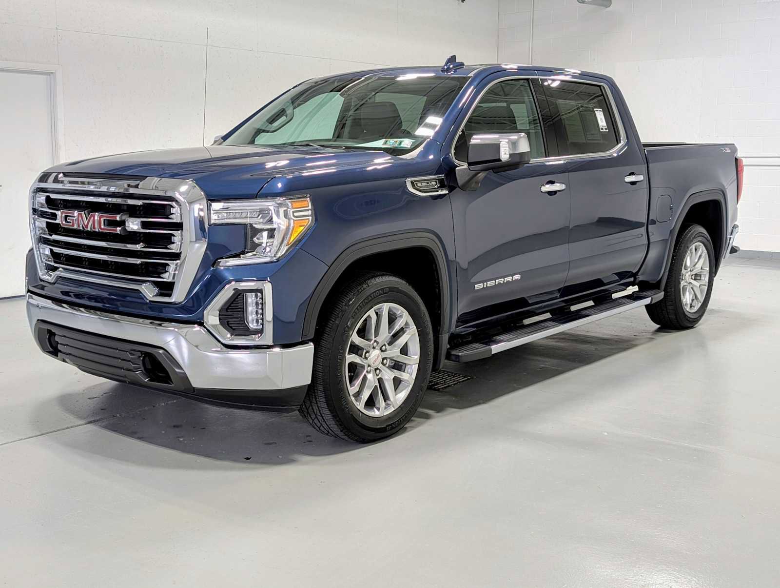 Certified 2022 GMC Sierra 1500 SLT w/ SLT Premium Package AWD/4WD image 1