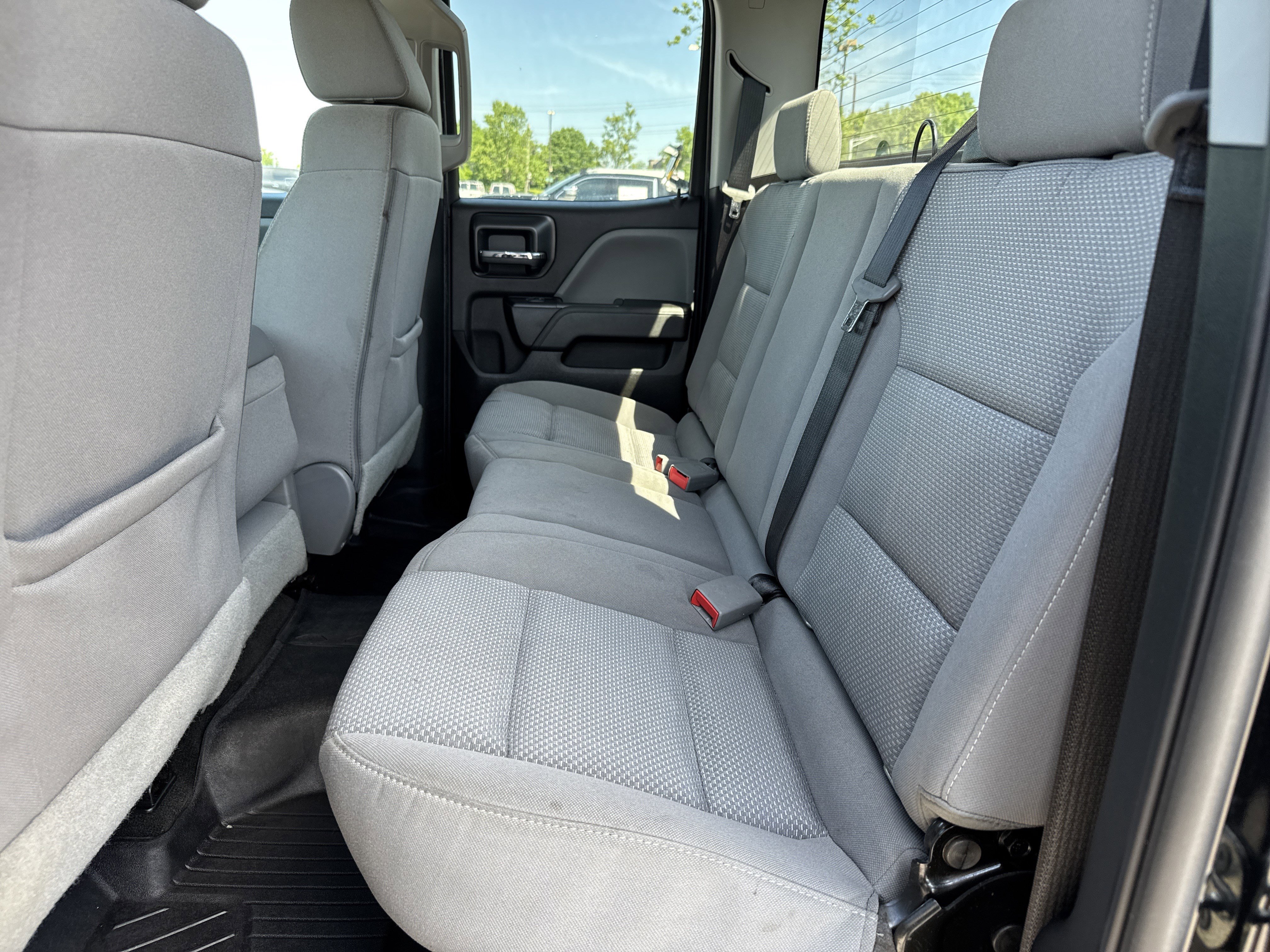 Used 2018 Chevrolet Silverado 1500 Custom w/ Custom Value Package AWD/4WD image 26