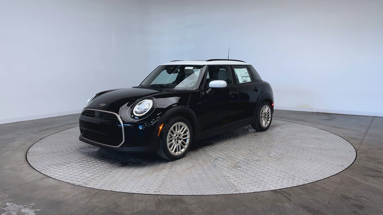 New 2026 MINI Cooper 4-Door Hardtop FWD image 4