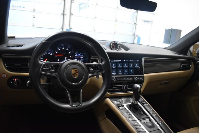 Used 2020 Porsche Macan AWD/4WD image 23