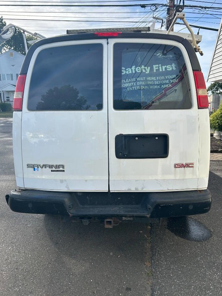 Used 2014 GMC Savana 2500 w/ Cold Climate Package image 5