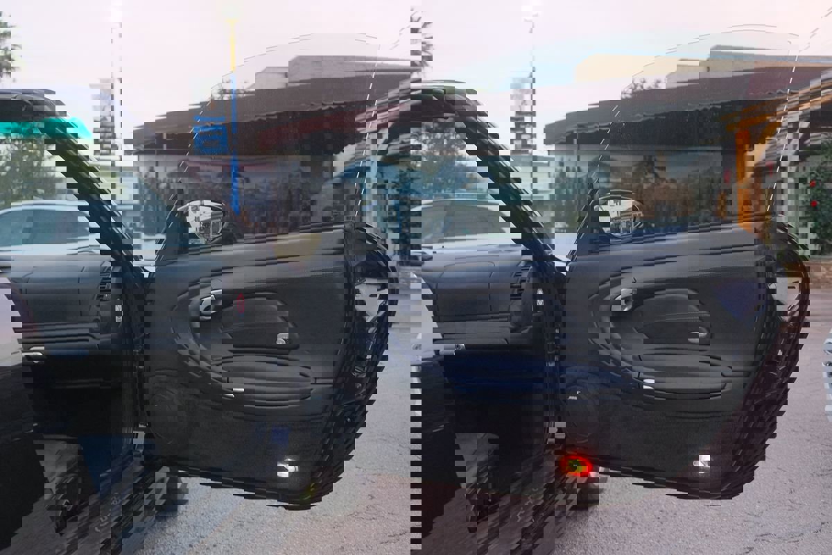 Used 2004 Porsche 911 Carrera 4S image 27